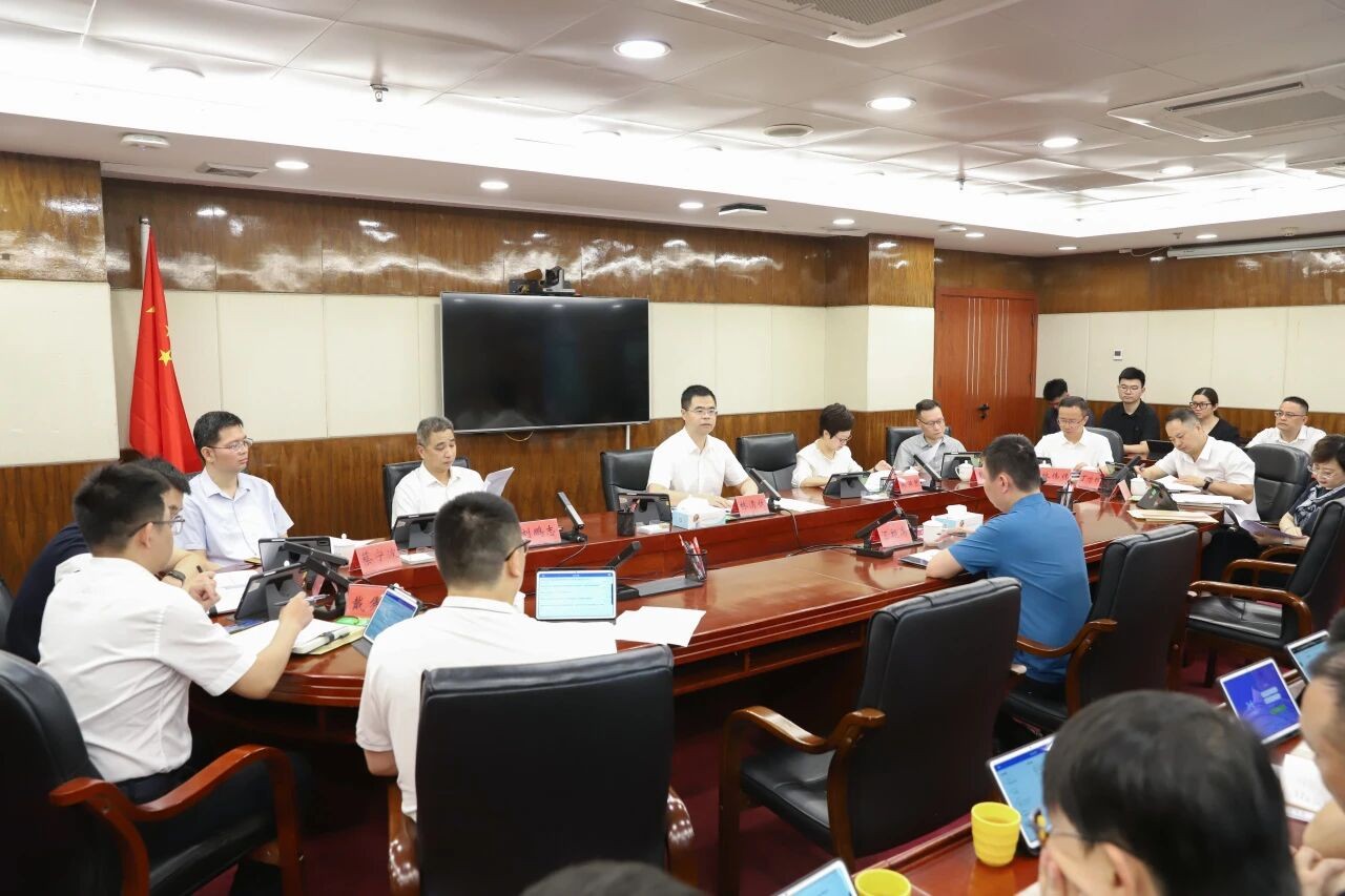 丰泽区政府党组（扩大）会议和理论学习中心组学习会、区政府常务会议召开